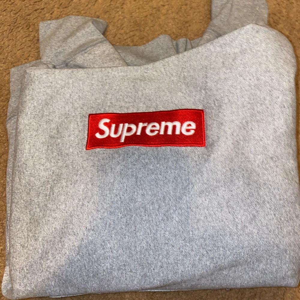 Bootleg supreme box logo hoodie (pretty good)